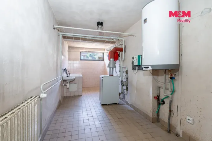 Prodej rodinného domu, Chvaletice, Budovatelů, 180 m2