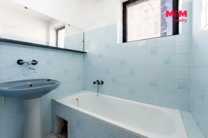 Prodej rodinného domu, Chvaletice, Budovatelů, 180 m2