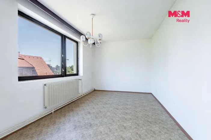 Prodej rodinného domu, Chvaletice, Budovatelů, 180 m2