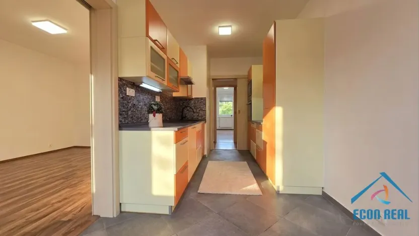 Prodej bytu 3+1, Praha - Troja, Hnězdenská, 68 m2