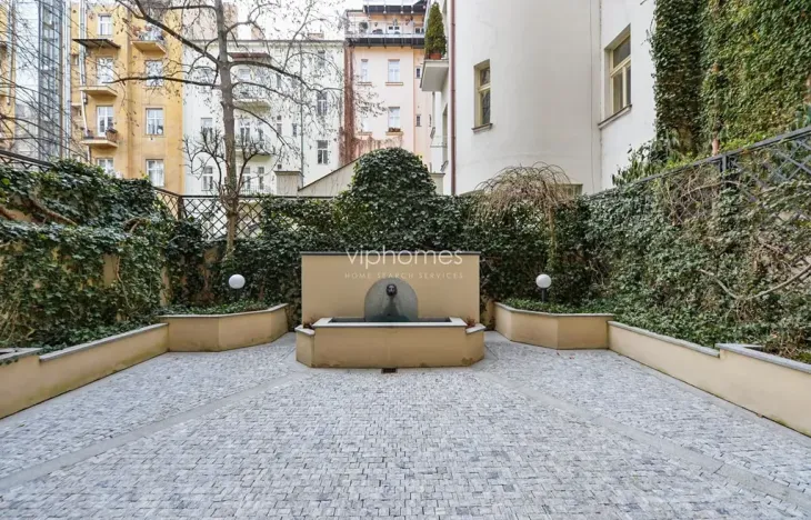 Pronájem bytu 2+kk, Praha - Smíchov, Janáčkovo nábřeží, 80 m2