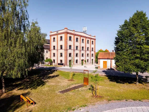 Pronájem obchodního prostoru, Dašice, Štenclova, 142 m2