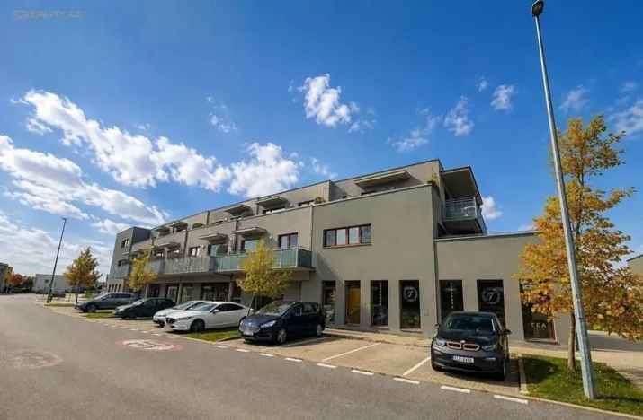 Pronájem bytu 2+kk, Praha - Hostavice, Holenská, 55 m2