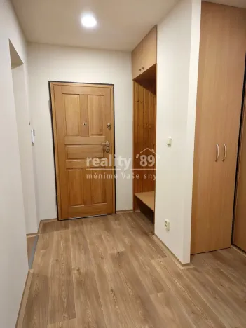 Pronájem bytu 2+1, Praha - Kobylisy, Kaňkovského, 62 m2