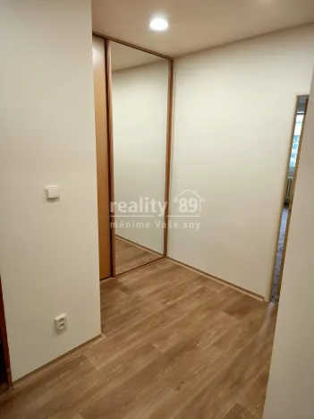 Pronájem bytu 2+1, Praha - Kobylisy, Kaňkovského, 62 m2
