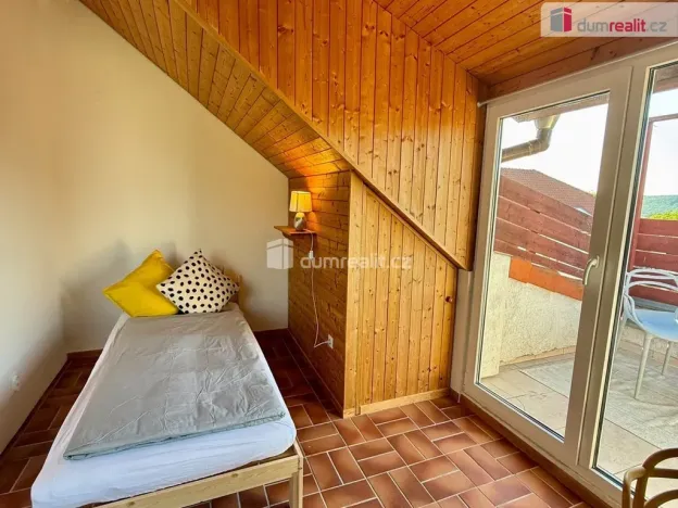 Pronájem atypického bytu, Praha - Lipence, Jílovišťská, 14 m2