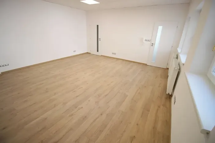 Pronájem kanceláře, Praha - Žižkov, Husitská, 63 m2