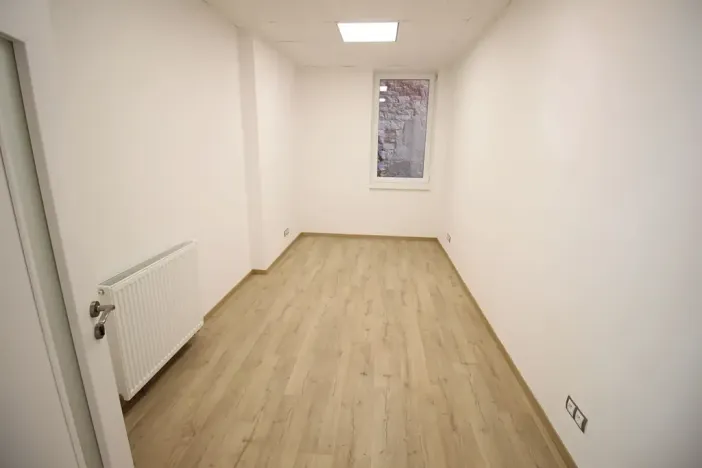 Pronájem kanceláře, Praha - Žižkov, Husitská, 63 m2
