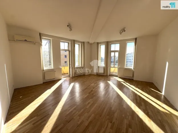 Pronájem bytu 2+kk, Praha - Vysočany, Kolbenova, 85 m2