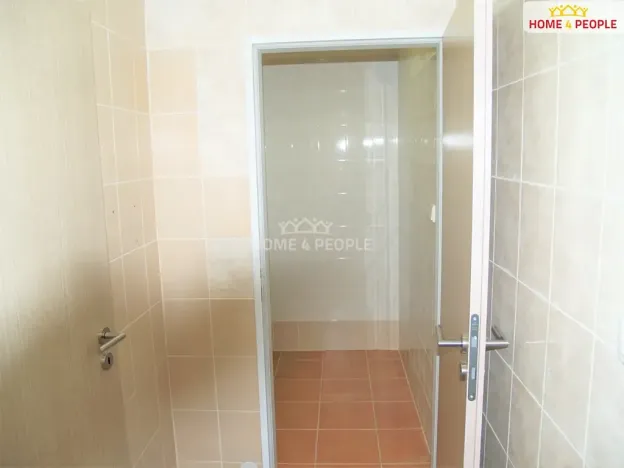 Pronájem obchodního prostoru, Chodov, Školní, 32 m2