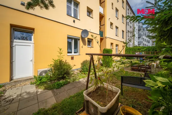 Prodej bytu 1+kk, Hradec Králové, Škroupova, 34 m2