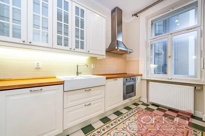 Pronájem bytu 3+1, Praha - Smíchov, Zborovská, 89 m2