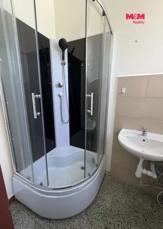 Pronájem obchodního prostoru, Klešice, 1007 m2