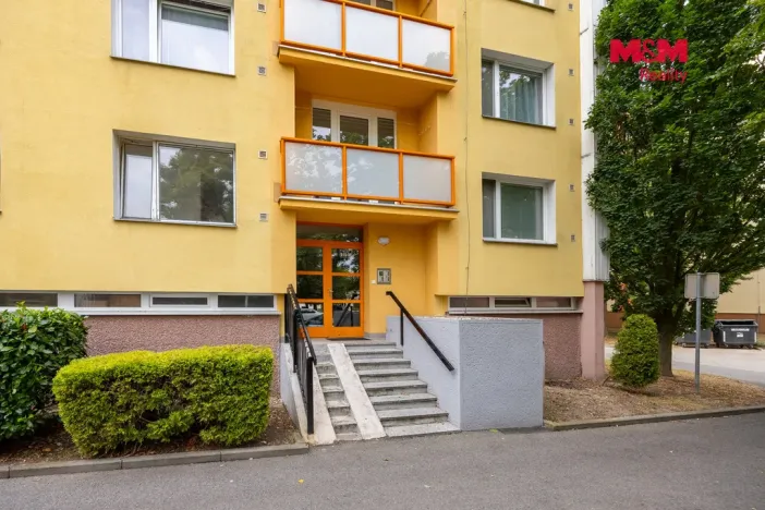 Prodej bytu 2+1, Lázně Bohdaneč, Na Lužci, 60 m2