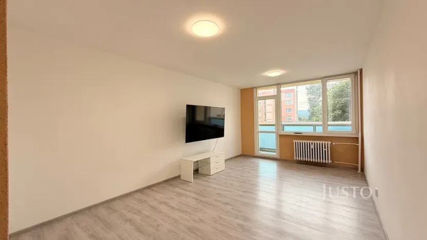Pronájem bytu 1+1, Liberec, Nad Školou, 34 m2