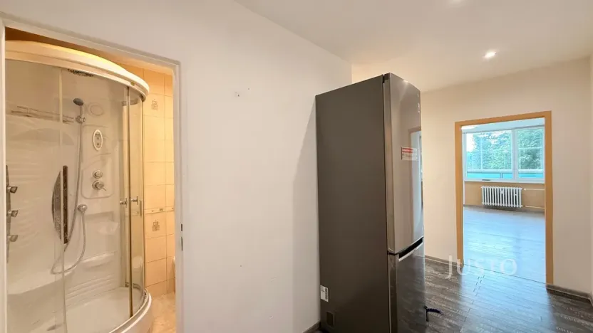 Pronájem bytu 1+1, Liberec, Nad Školou, 34 m2
