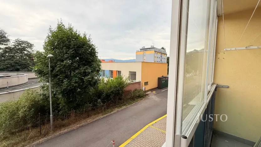 Pronájem bytu 1+1, Liberec, Nad Školou, 34 m2