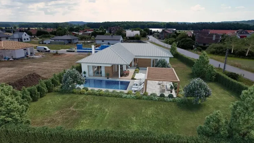 Prodej rodinného domu, Sukorady, 240 m2
