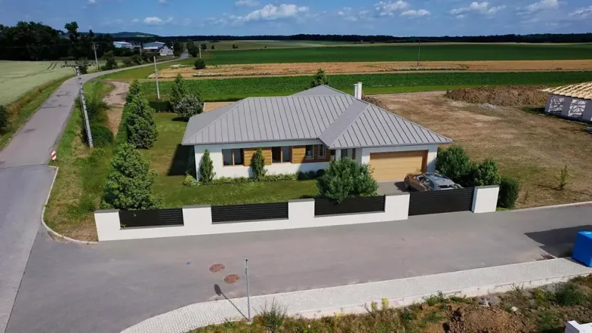 Prodej rodinného domu, Sukorady, 240 m2