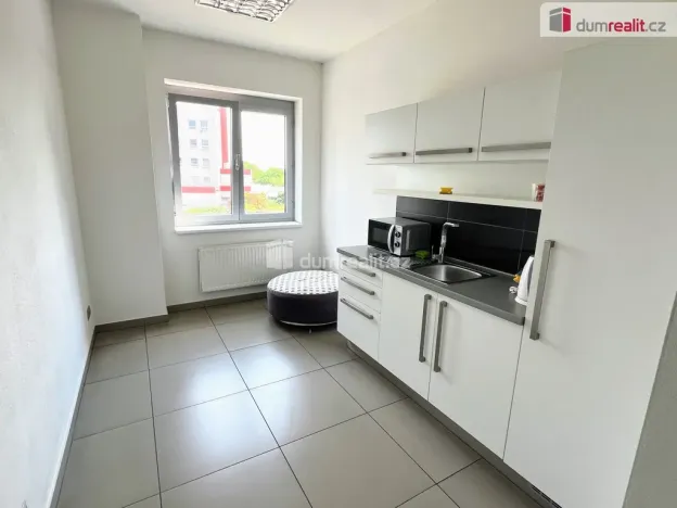 Pronájem kanceláře, Uherské Hradiště, Stojanova, 23 m2