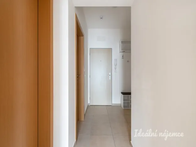 Pronájem bytu 2+kk, Jesenice, Cedrová, 69 m2