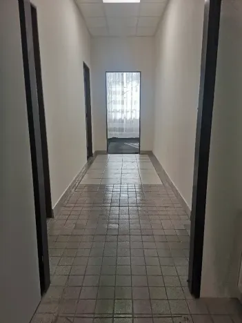 Pronájem kanceláře, Hradec Králové, Vážní, 99 m2