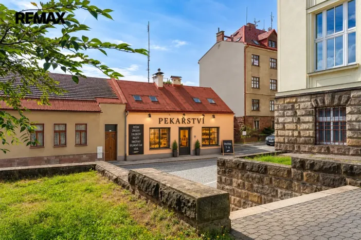 Prodej rodinného domu, Lomnice nad Popelkou, Komenského, 234 m2