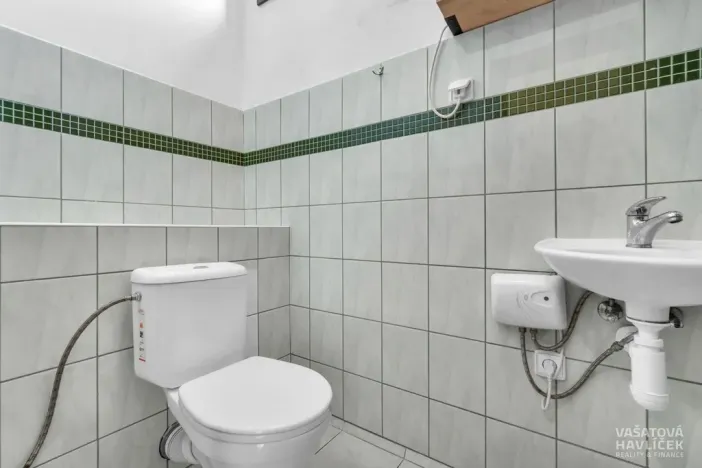 Pronájem obchodního prostoru, Přelouč, Tůmy Přeloučského, 64 m2
