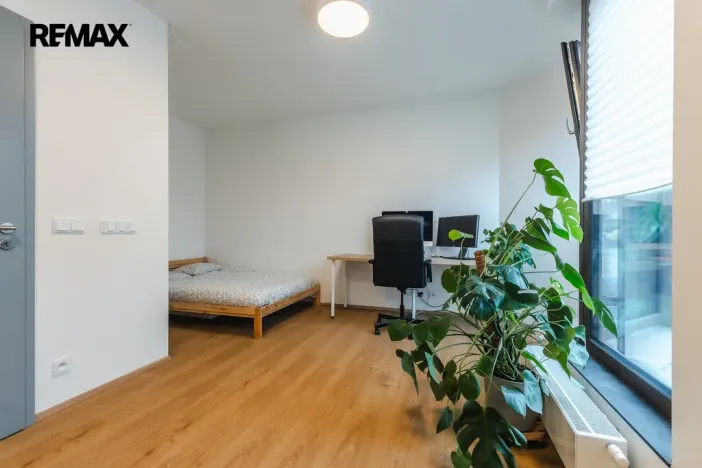Pronájem bytu 1+kk, Praha - Libeň, U Vlachovky, 31 m2