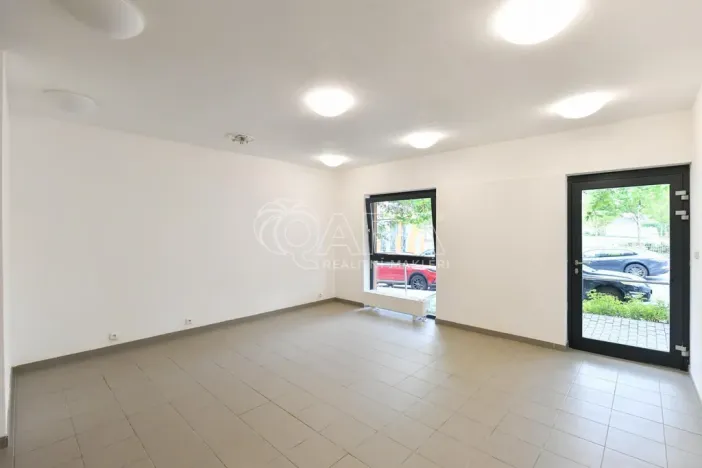 Pronájem obchodního prostoru, Praha - Uhříněves, Jindřicha Bubeníčka, 34 m2