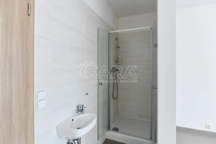 Pronájem obchodního prostoru, Praha - Uhříněves, Jindřicha Bubeníčka, 34 m2