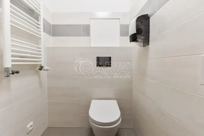 Pronájem obchodního prostoru, Praha - Uhříněves, Jindřicha Bubeníčka, 34 m2