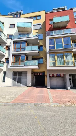 Pronájem bytu 2+kk, Praha - Podolí, Nedvědovo náměstí, 51 m2