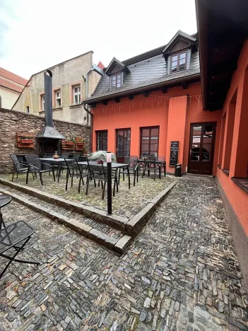 Pronájem obchodního prostoru, Kolín, Na Hradbách, 164 m2