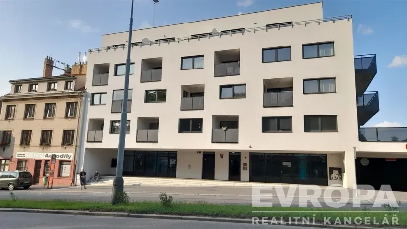 Pronájem atypického bytu, Praha, Spojovací, 49 m2