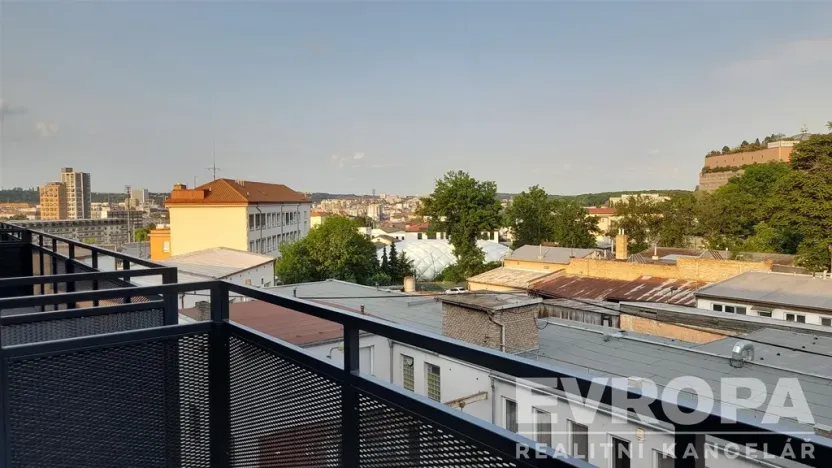Pronájem atypického bytu, Praha, Spojovací, 49 m2