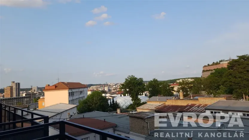 Pronájem atypického bytu, Praha, Spojovací, 49 m2