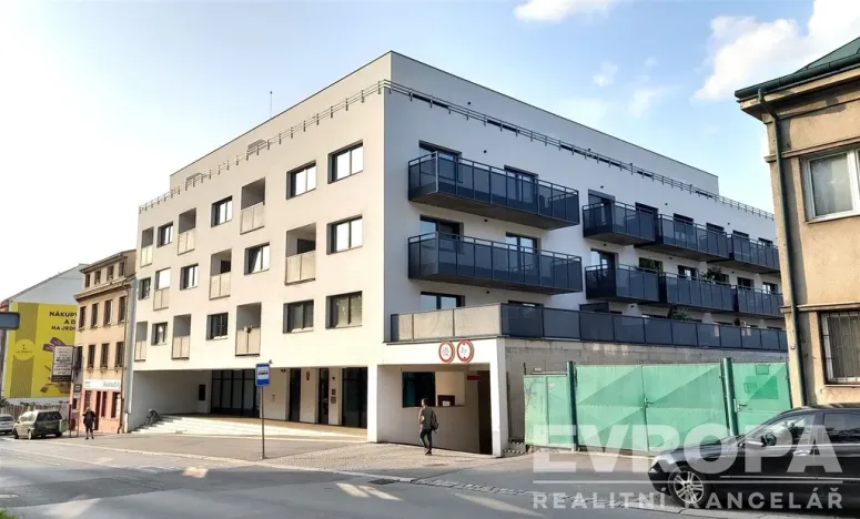 Pronájem bytu 1+kk, Praha, Spojovací, 49 m2