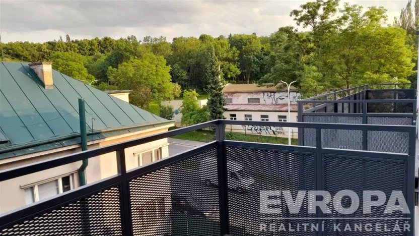 Pronájem bytu 1+kk, Praha, Spojovací, 49 m2