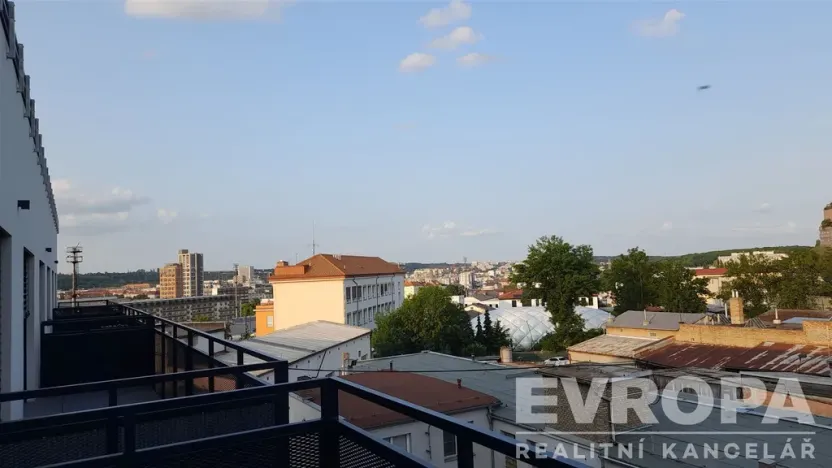 Pronájem bytu 1+kk, Praha, Spojovací, 49 m2