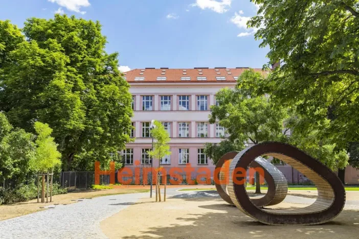 Pronájem bytu 3+kk, Praha - Holešovice, U Pergamenky, 85 m2