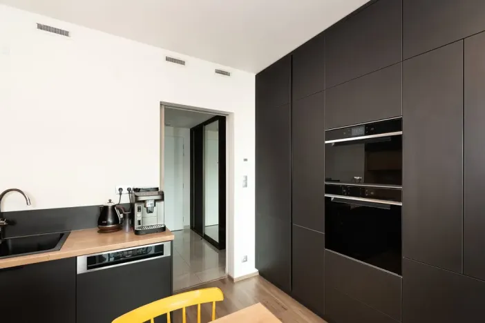 Pronájem bytu 2+kk, Praha, Ocelářská, 55 m2
