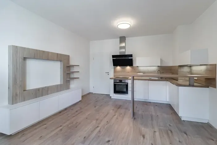 Pronájem bytu 1+kk, Praha - Košíře, Vrchlického, 31 m2