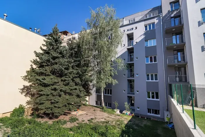 Pronájem bytu 1+kk, Praha - Košíře, Vrchlického, 31 m2