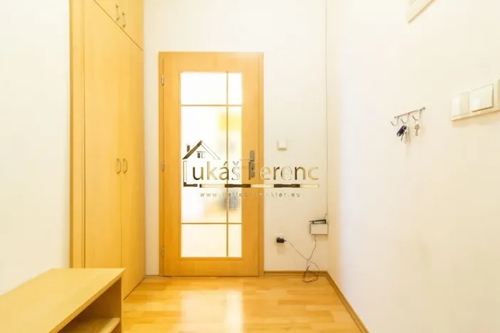 Pronájem bytu 2+kk, Praha - Michle, Počátecká, 53 m2