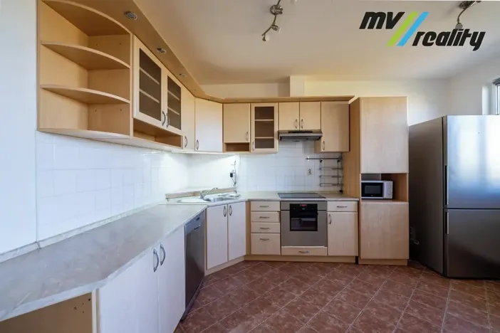 Prodej bytu 3+1, Milovice, Topolová, 77 m2