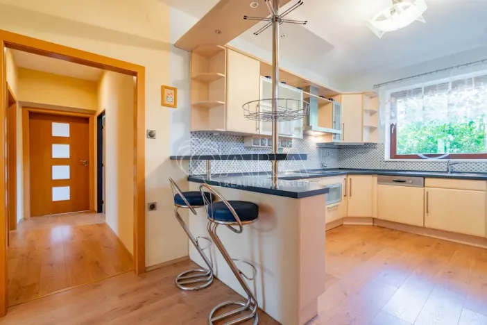 Prodej rodinného domu, Mořina, 320 m2