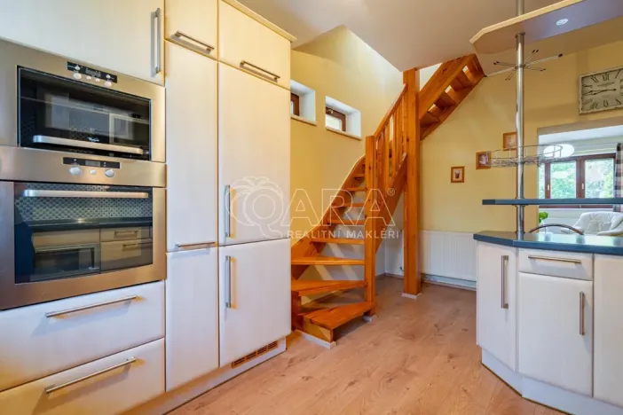 Prodej rodinného domu, Mořina, 320 m2
