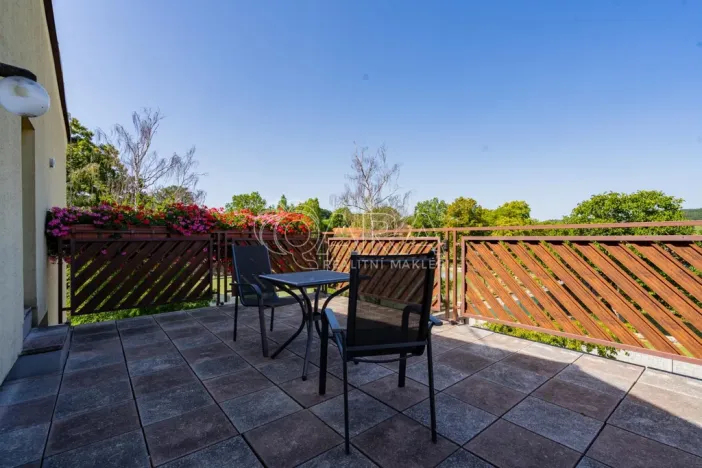 Prodej rodinného domu, Mořina, 320 m2