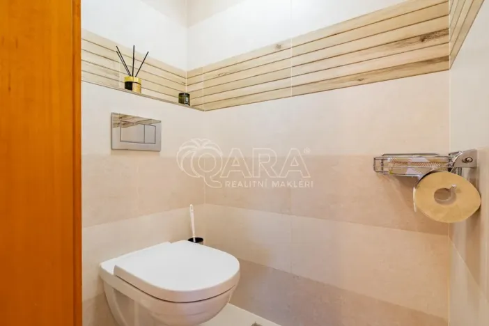 Prodej rodinného domu, Mořina, 320 m2